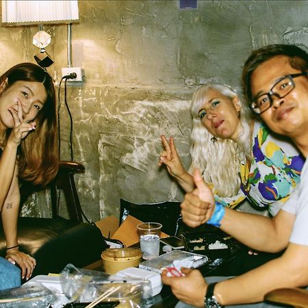 Area81 Hideout Hostel Бангкок Екстер'єр фото