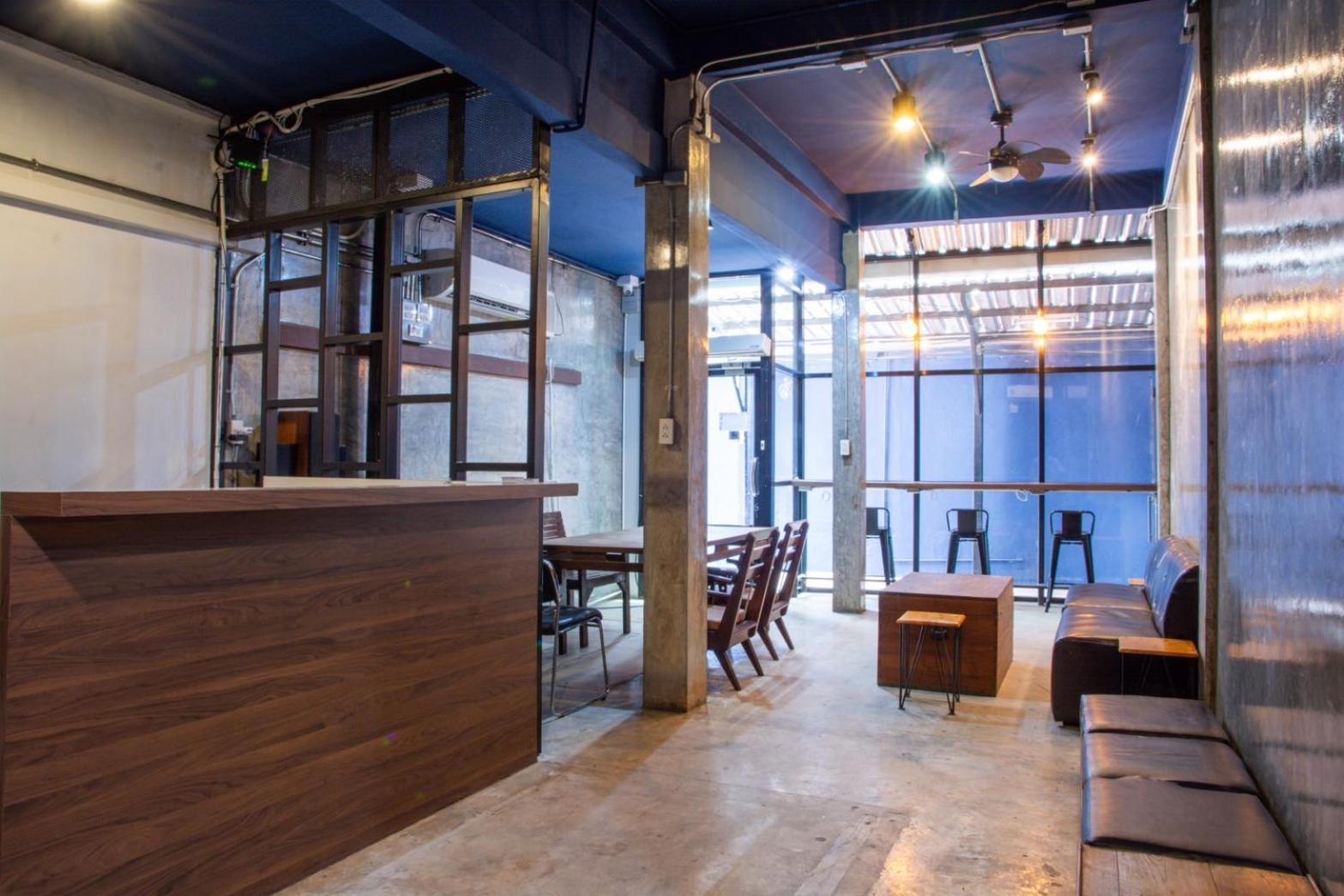 Area81 Hideout Hostel Бангкок Екстер'єр фото