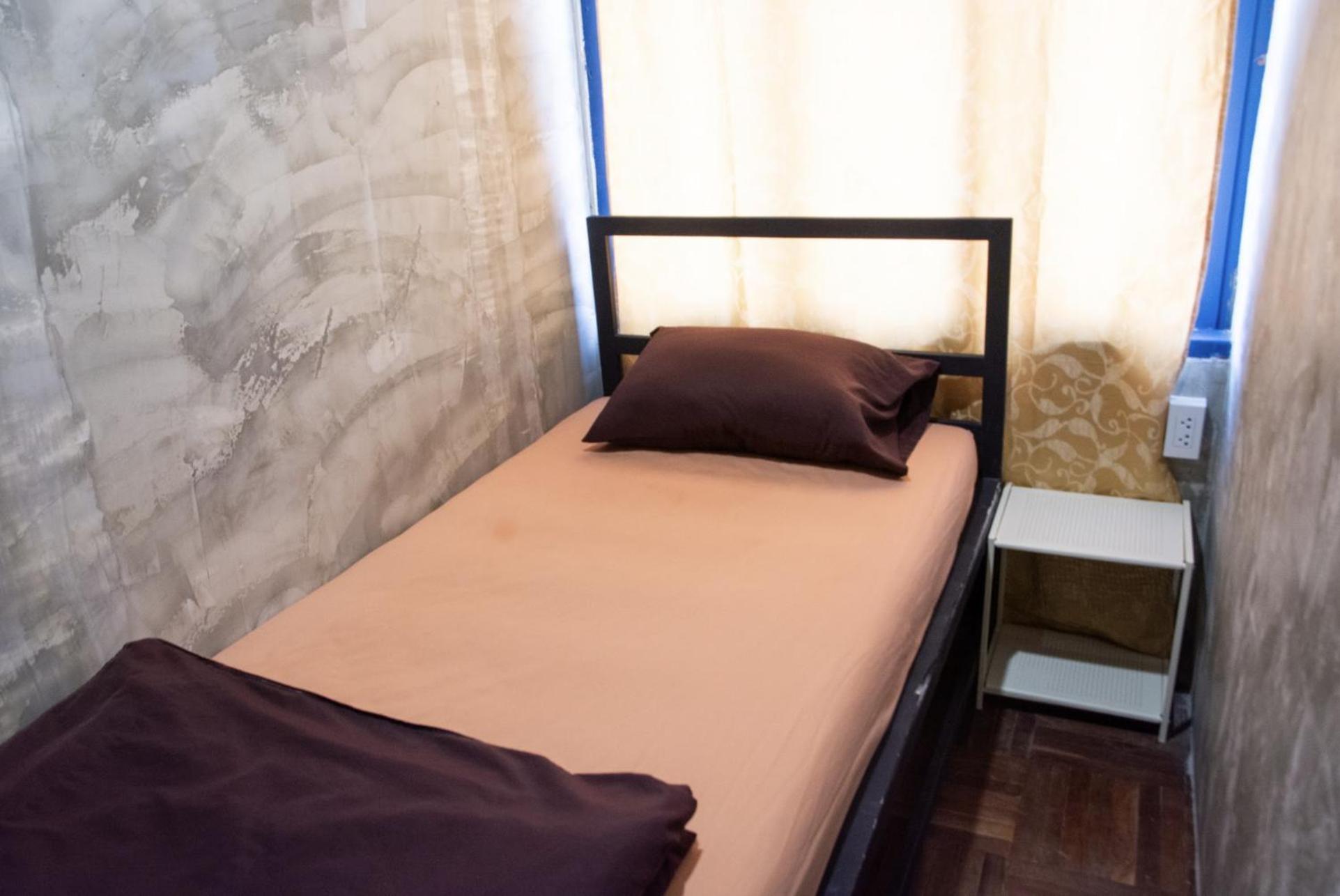 Area81 Hideout Hostel Бангкок Екстер'єр фото